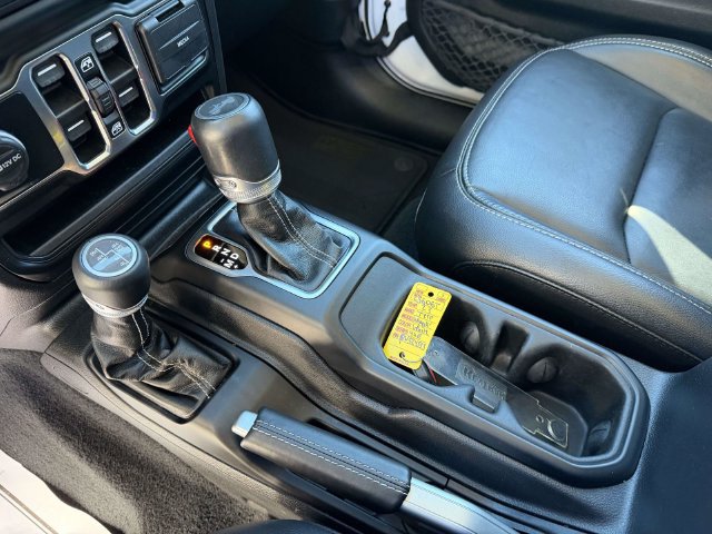 Used 2023 Jeep Wrangler Unlimited Sahara w/ Cold Weather Group AWD/4WD image 39