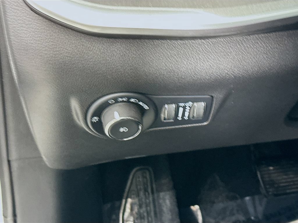 Used 2025 Jeep Compass Limited AWD/4WD image 17
