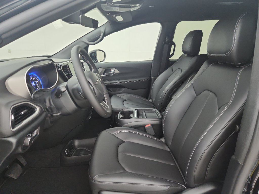 New 2027 Chrysler Pacifica LX FWD image 18