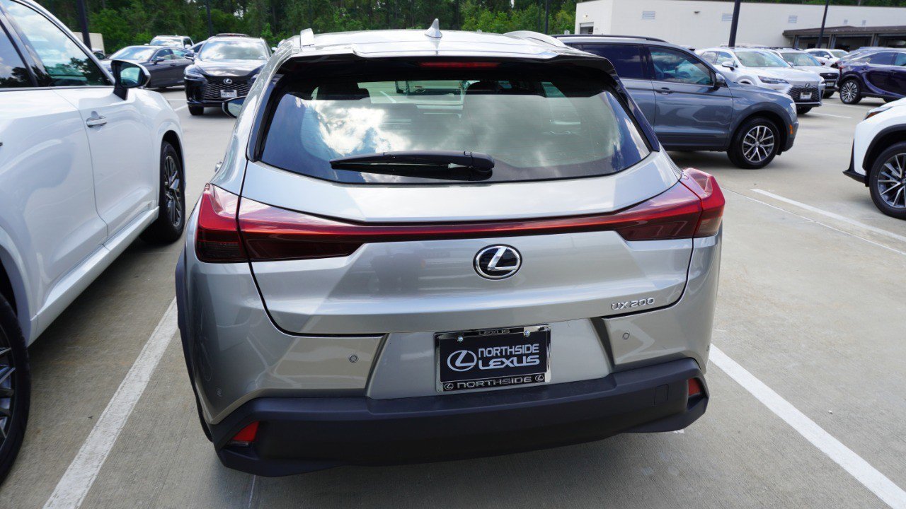 Certified 2020 Lexus UX 200 w/ Premium Package image 6