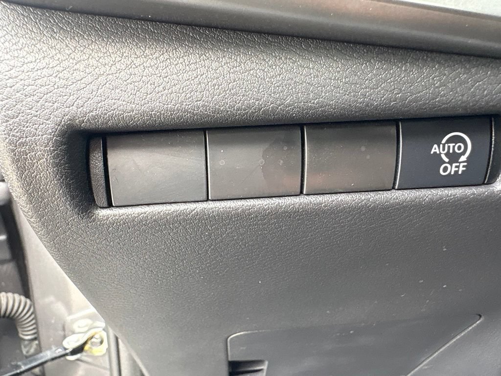 Used 2025 Nissan Kicks S FWD image 33