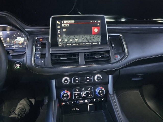 Used 2023 GMC Yukon XL SLT w/ SLT Luxury Package image 29