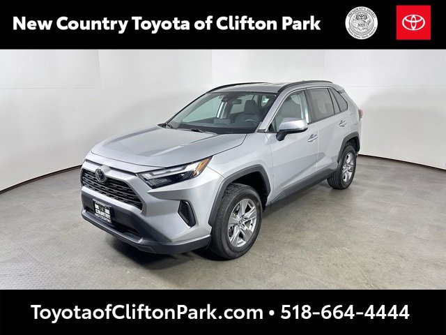 Used 2022 Toyota RAV4 XLE image 7
