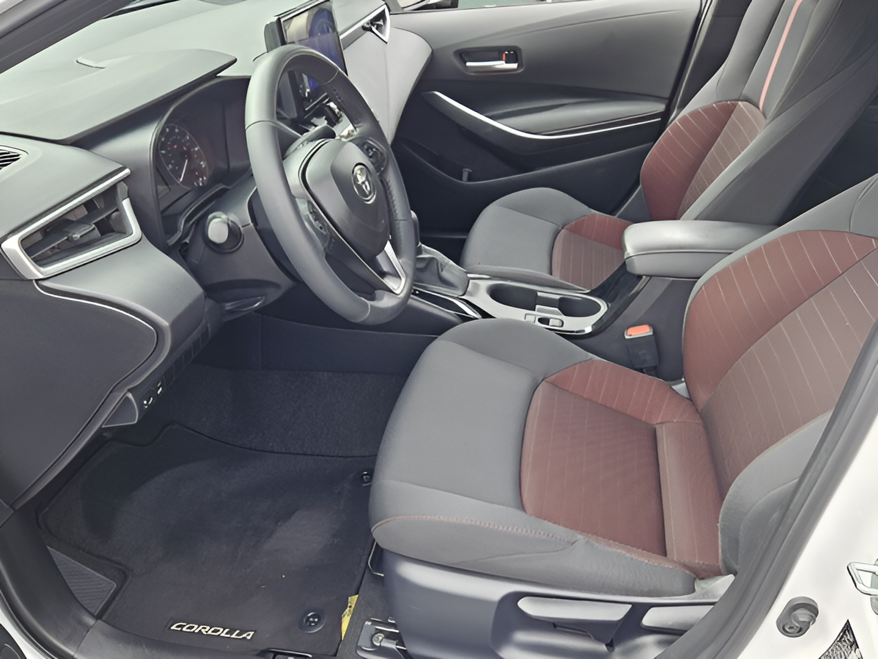 Certified 2024 Toyota Corolla SE FWD image 12