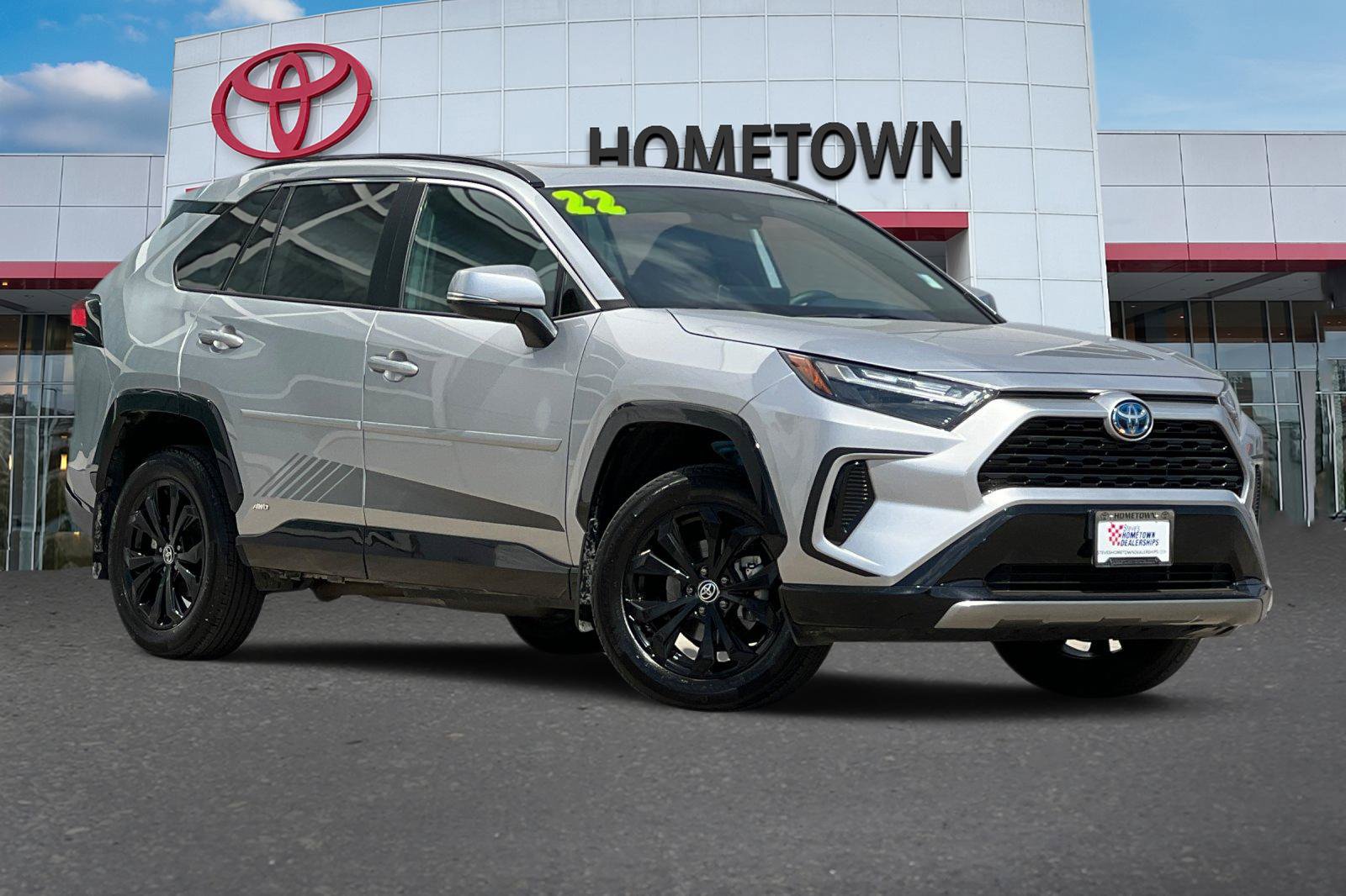 Certified 2022 Toyota RAV4 SE w/ Convenience Package AWD/4WD image 2