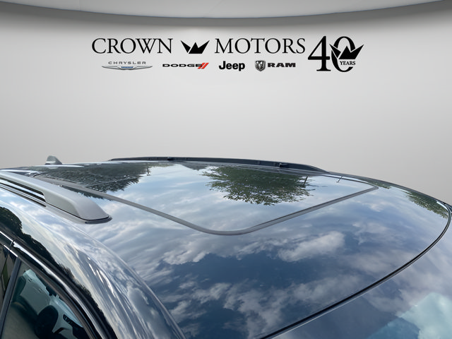 Used 2024 Jeep Grand Cherokee L Limited w/ Black Appearance Package AWD/4WD image 6