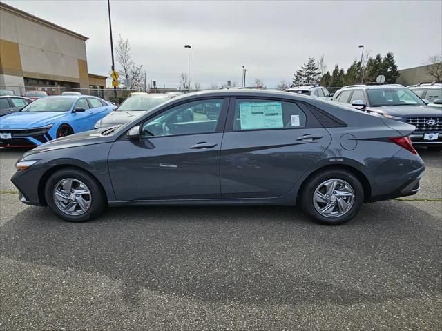 New 2026 Hyundai Elantra SE FWD image 4