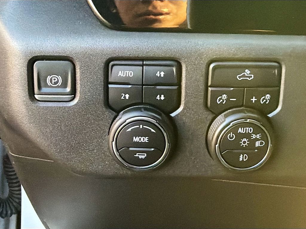 Used 2023 Chevrolet Silverado 1500 LT Trail Boss w/ Protection Package image 32