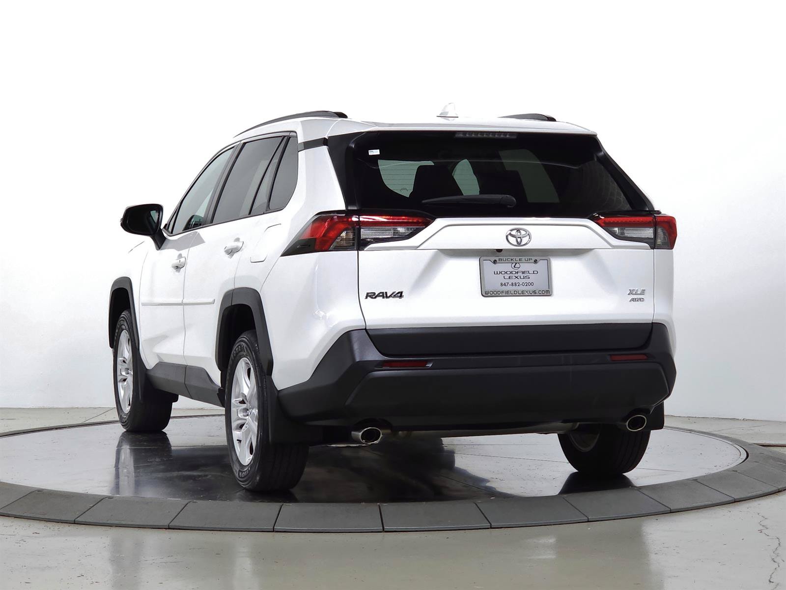 Used 2020 Toyota RAV4 XLE w/ XLE Grade Weather Package AWD/4WD image 6