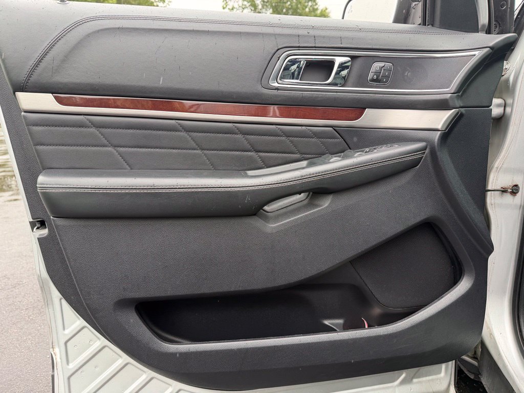 Certified 2019 Ford Explorer Platinum AWD/4WD image 16