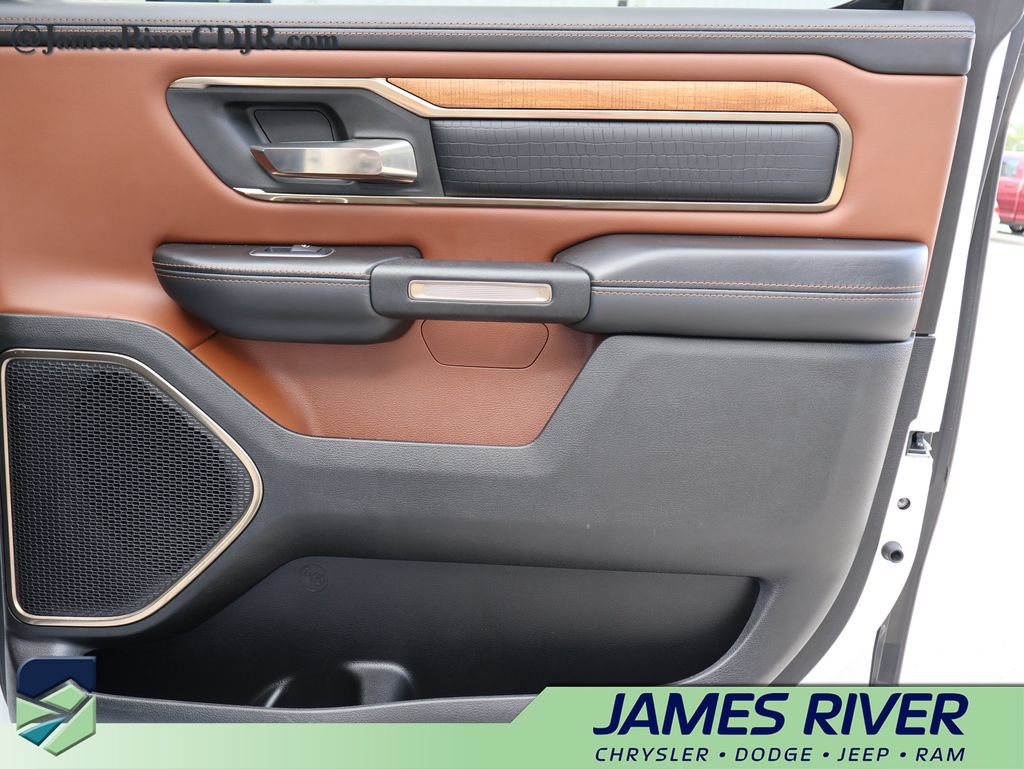 Used 2022 RAM 1500 Limited w/ Body Color Bumper Group AWD/4WD image 11