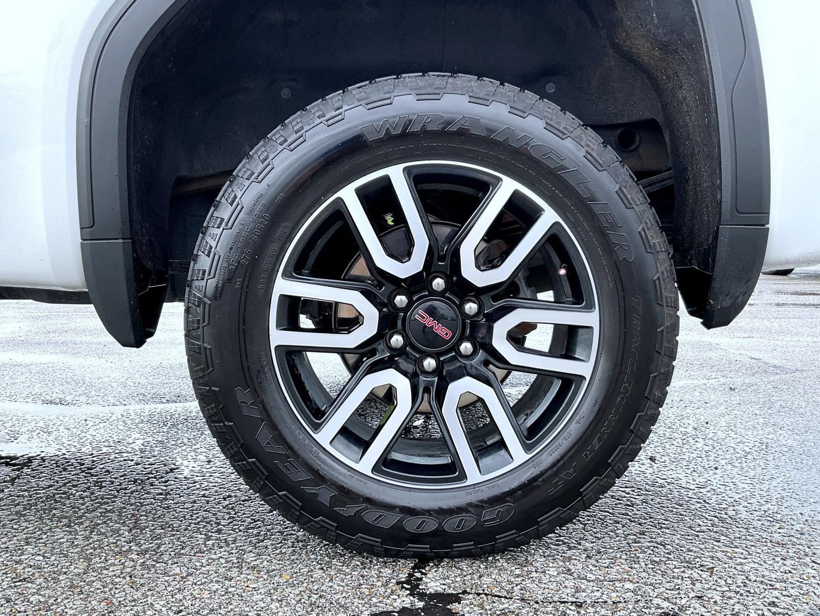 Certified 2024 GMC Sierra 1500 AT4 w/ Technology Package AWD/4WD image 24