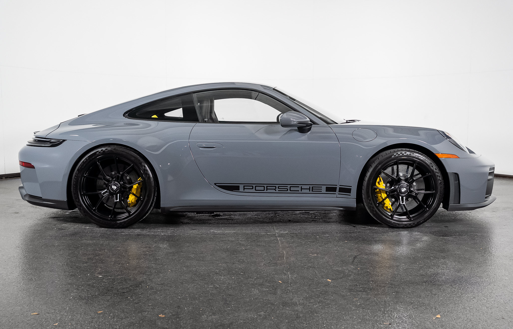 Used 2025 Porsche 911 GT3 RWD image 29