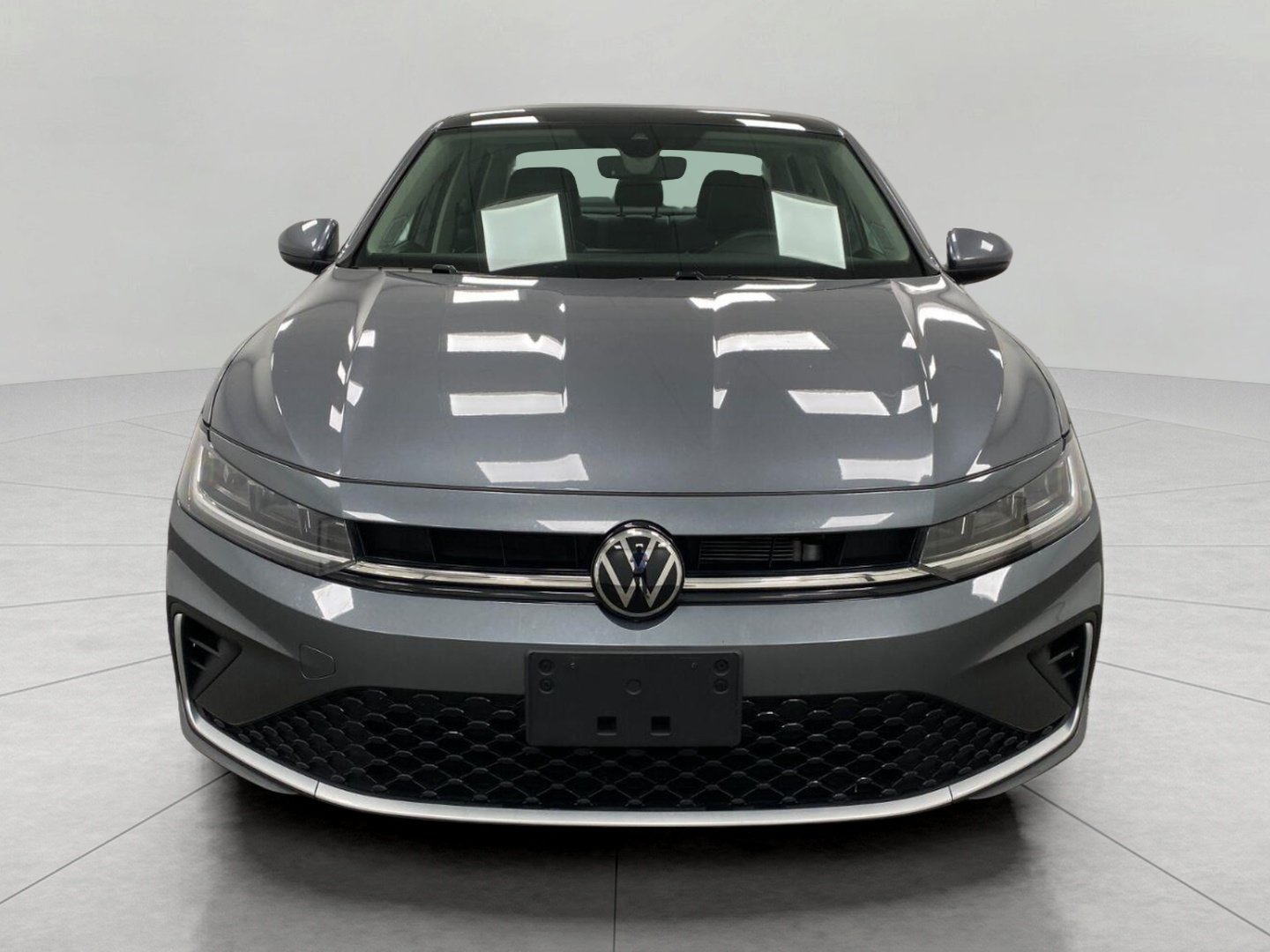 Certified 2025 Volkswagen Jetta SE FWD image 9