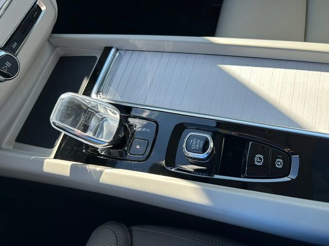 New 2026 Volvo XC60 B5 Ultra w/ Climate Package image 24