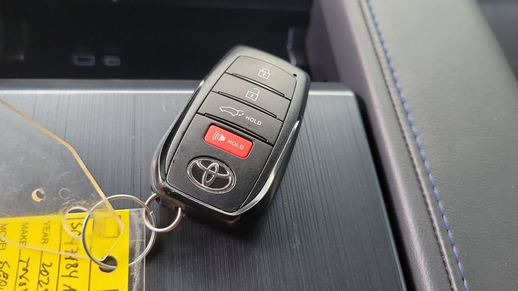 Used 2025 Toyota Sequoia Platinum AWD/4WD image 25