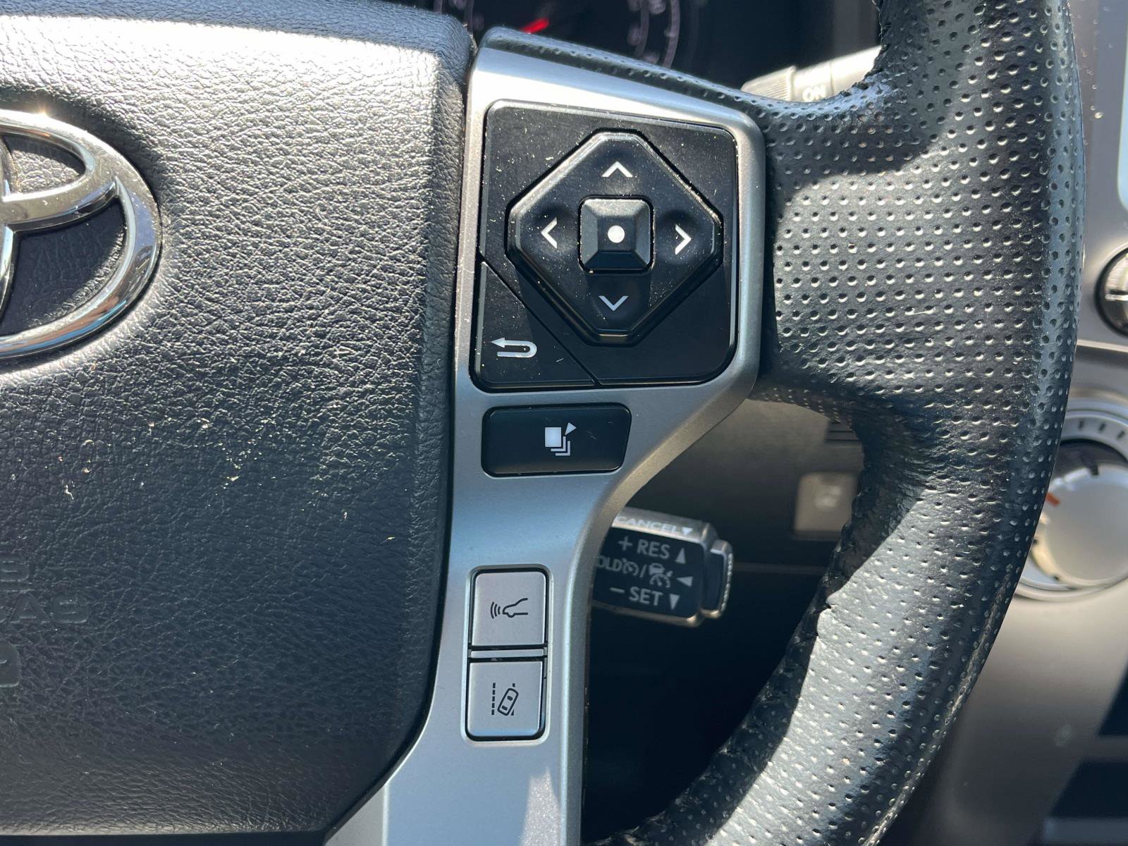 Used 2024 Toyota 4Runner SR5 Premium w/ Moonroof Package image 18