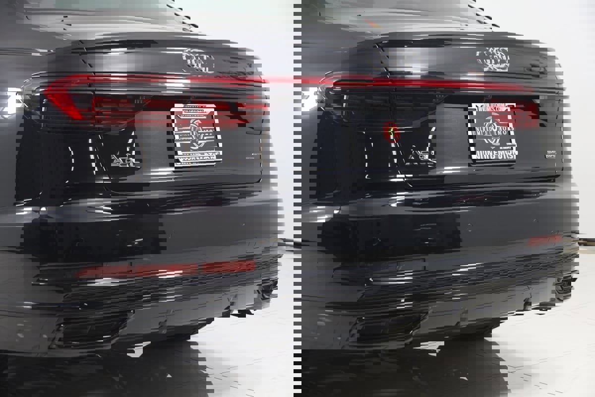 Used 2020 Audi A8 L 4.0T w/ Sport Plus Package image 28