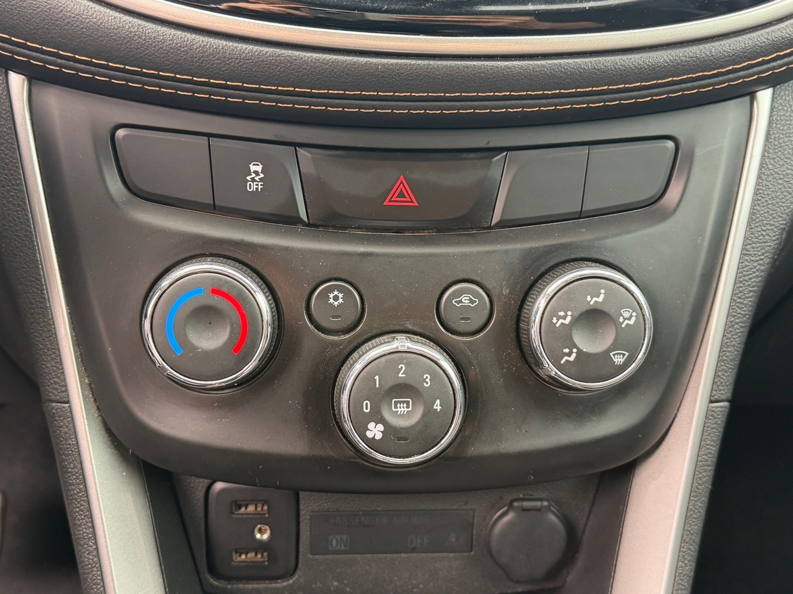 Used 2019 Chevrolet Trax LT w/ LT Convenience Package FWD image 8