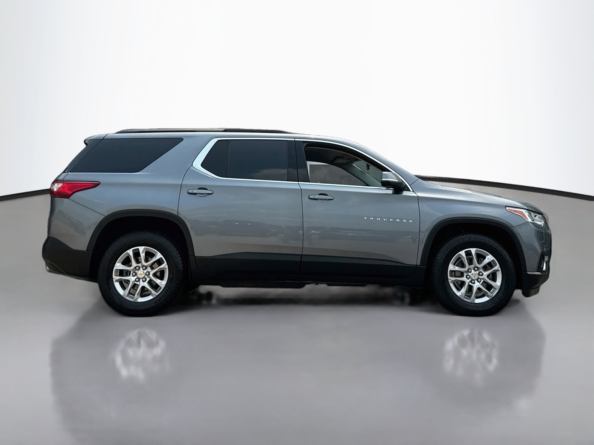 Used 2021 Chevrolet Traverse LT w/ LPO, Floor Liner Package AWD/4WD image 8