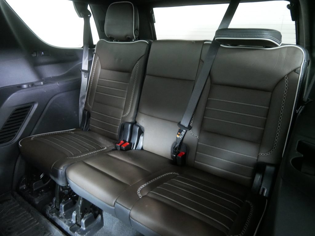 Used 2025 GMC Yukon Denali Ultimate AWD/4WD image 19