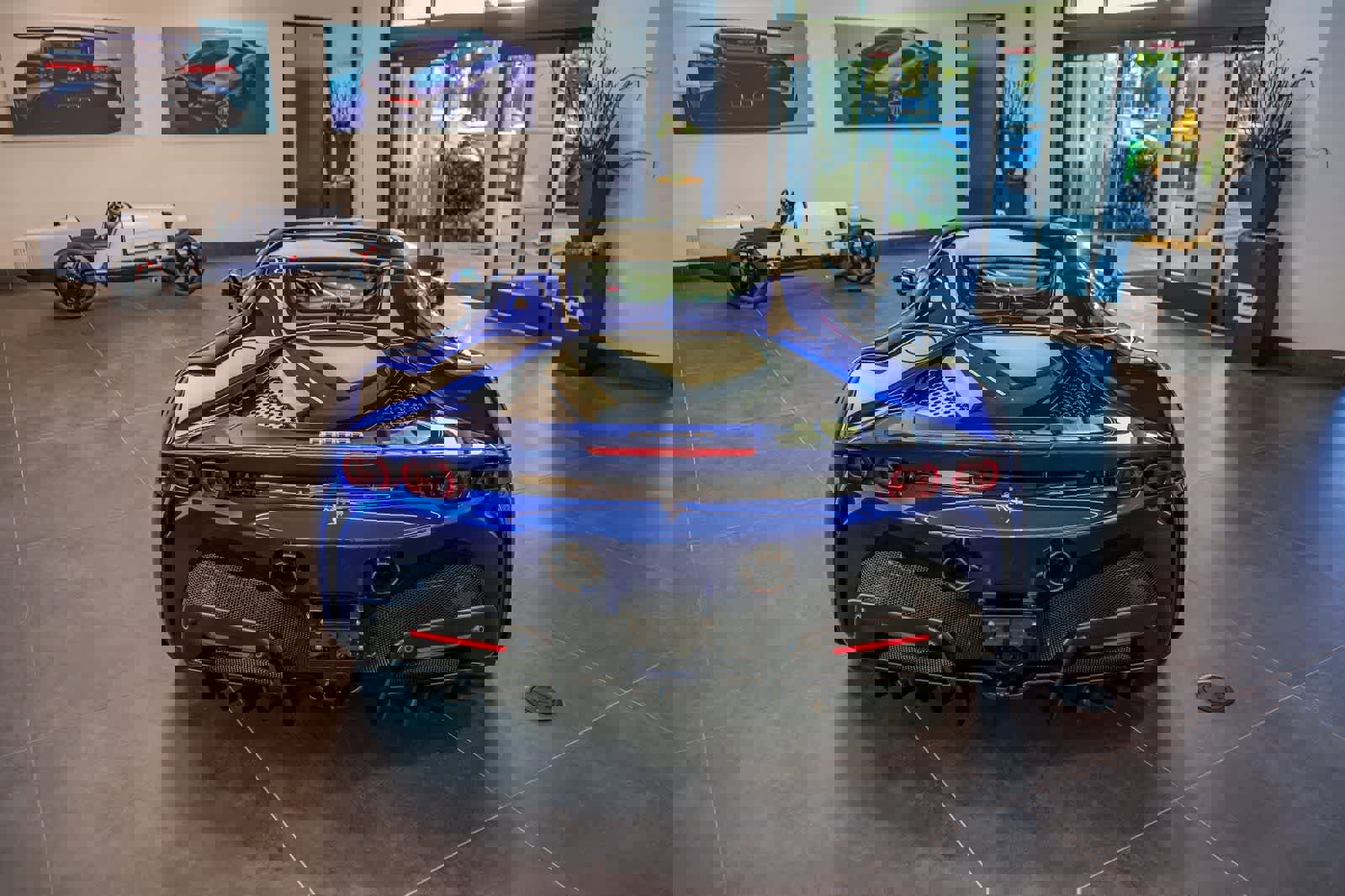 Used 2022 Ferrari SF90 Spider image 29