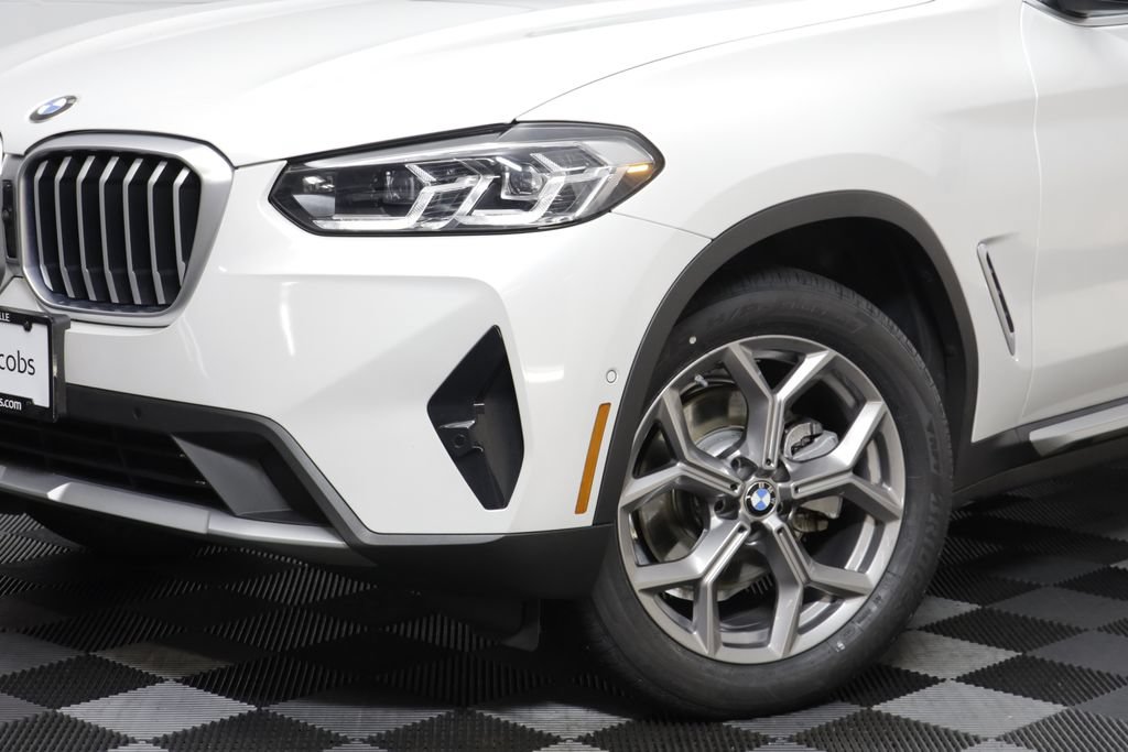 Used 2023 BMW X3 xDrive30i w/ Premium Package AWD/4WD image 3