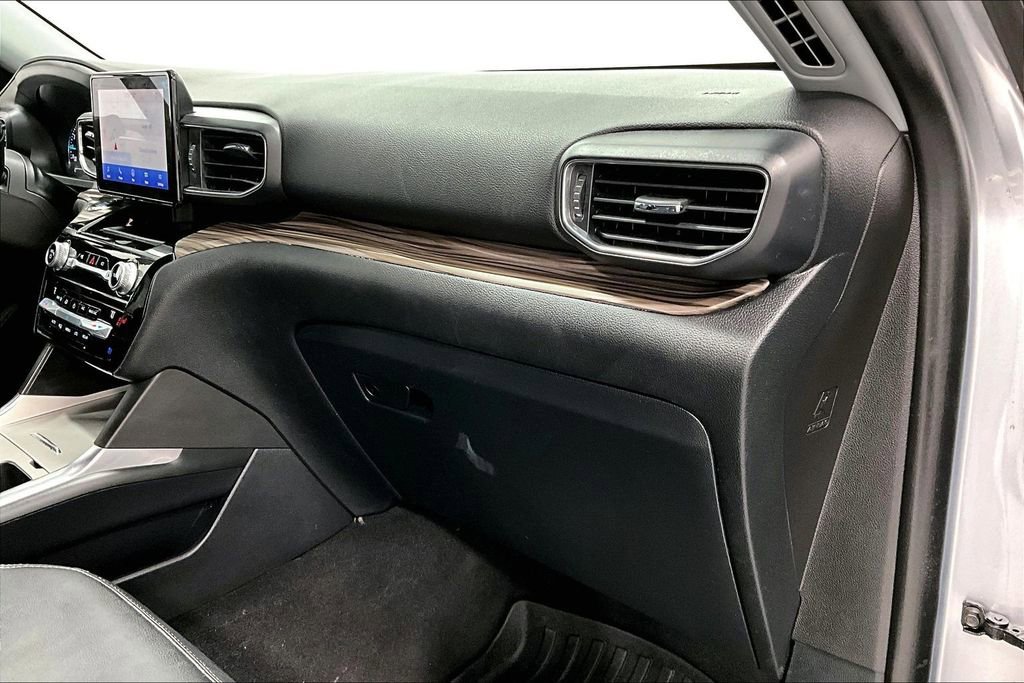 Used 2021 Ford Explorer Limited w/ Equipment Group 301A image 19