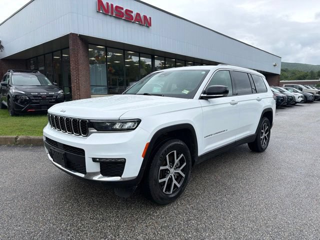 Used 2024 Jeep Grand Cherokee L Limited AWD/4WD image 1