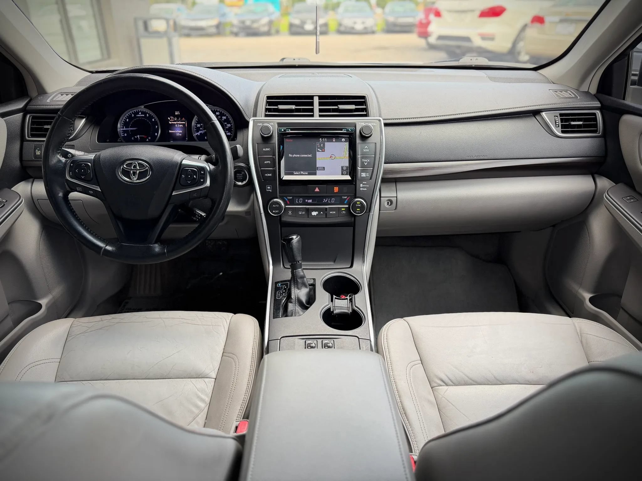 Used 2015 Toyota Camry XLE FWD image 10