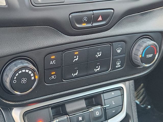 Used 2022 GMC Terrain SLE image 19