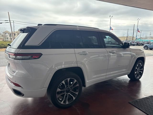 Used 2023 Jeep Grand Cherokee Overland w/ Luxury Tech Group IV image 4