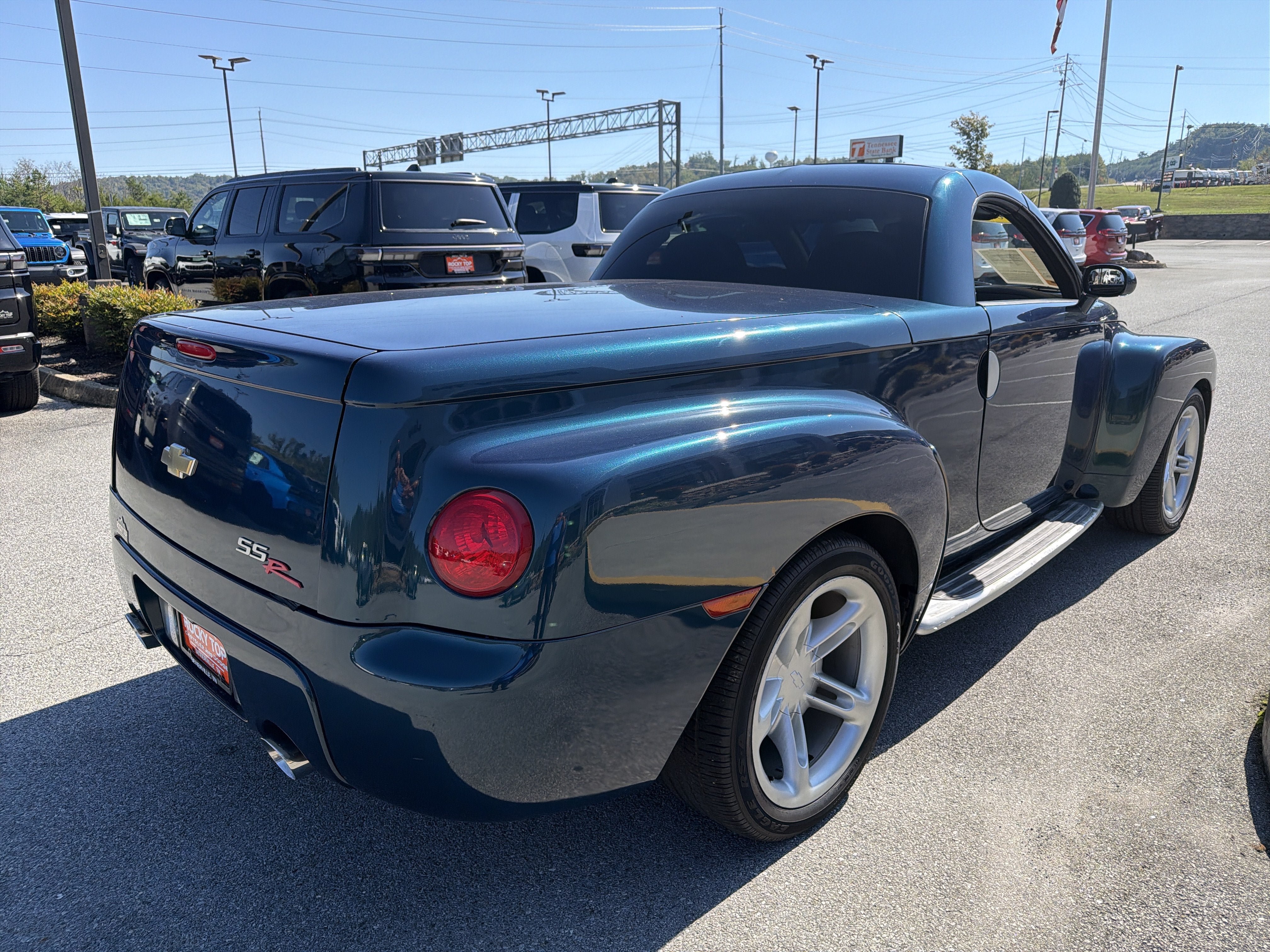 Used 2005 Chevrolet SSR w/ Preferred Equipment Group RWD image 8