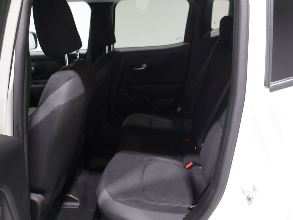 Certified 2023 Jeep Renegade Latitude w/ Premium Group AWD/4WD image 19