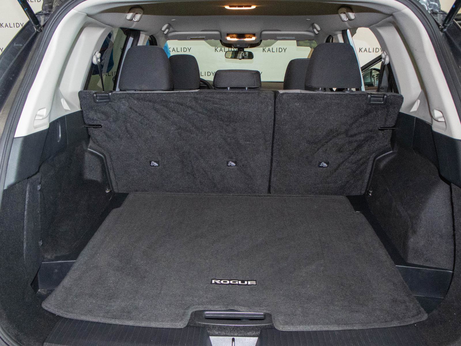 Used 2023 Nissan Rogue SV image 23