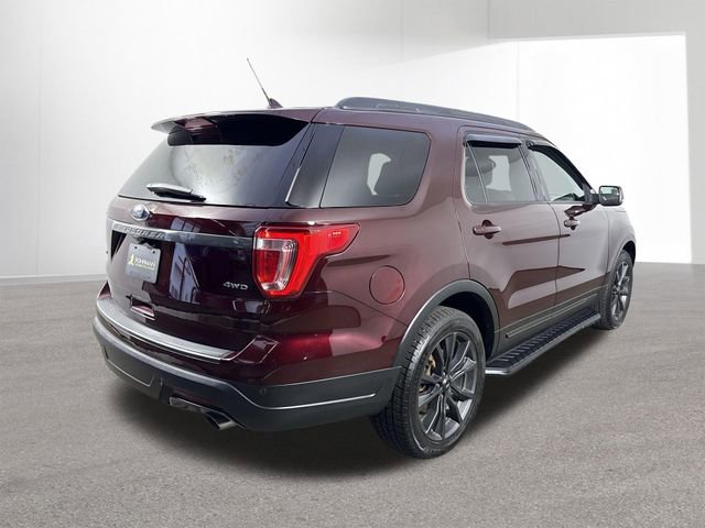 Used 2018 Ford Explorer XLT w/ Equipment Group 202A AWD/4WD image 35