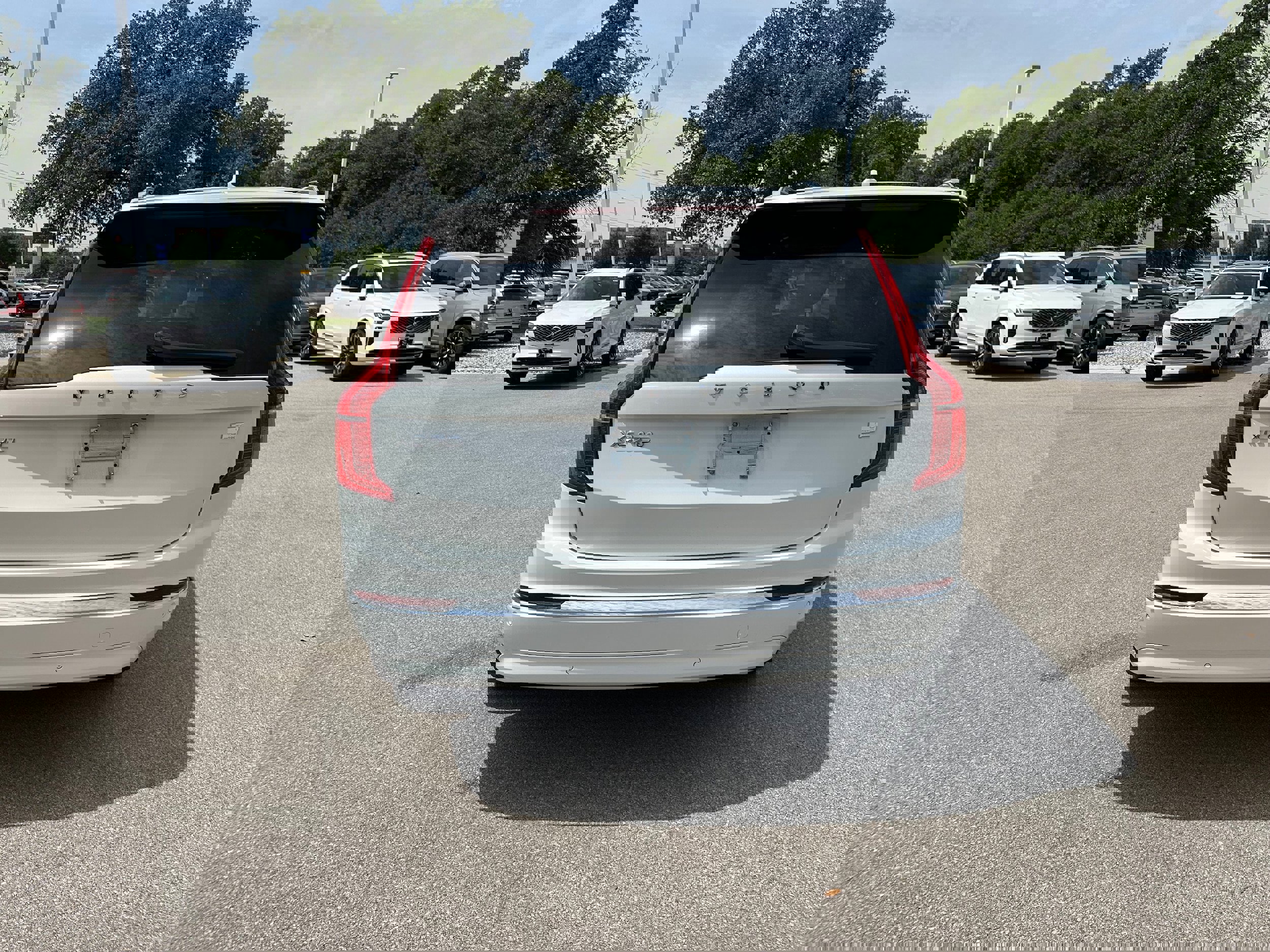 Certified 2023 Volvo XC90 T8 Core image 5