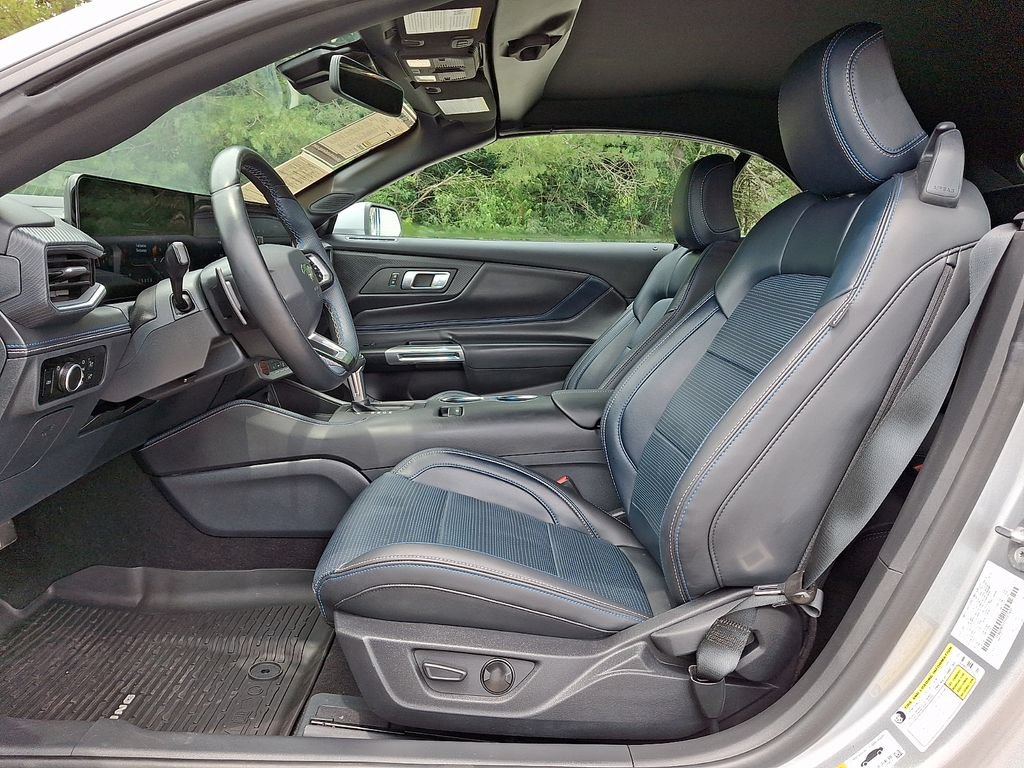Used 2025 Ford Mustang GT Premium RWD image 13