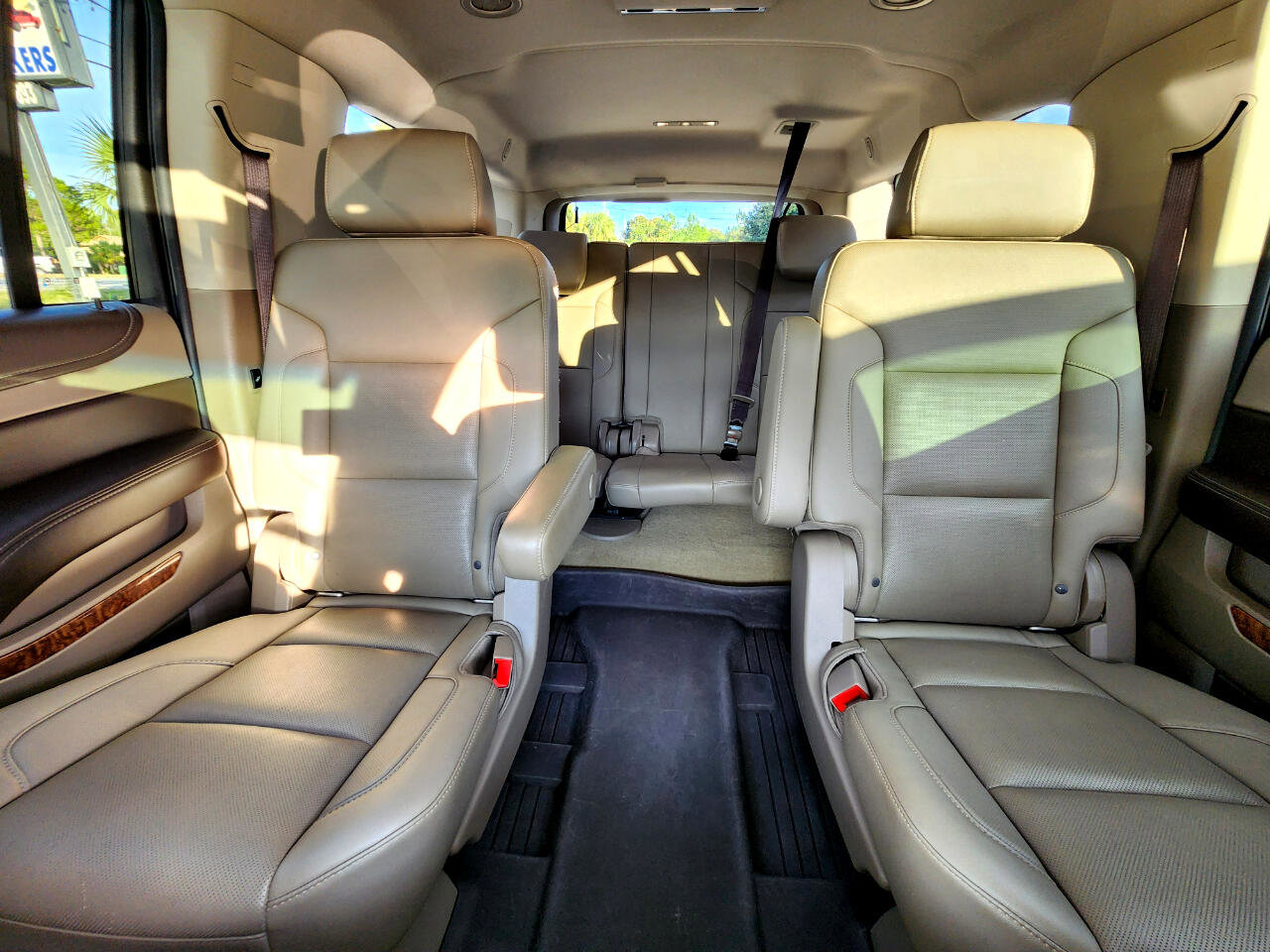 Used 2018 Chevrolet Suburban Premier image 14