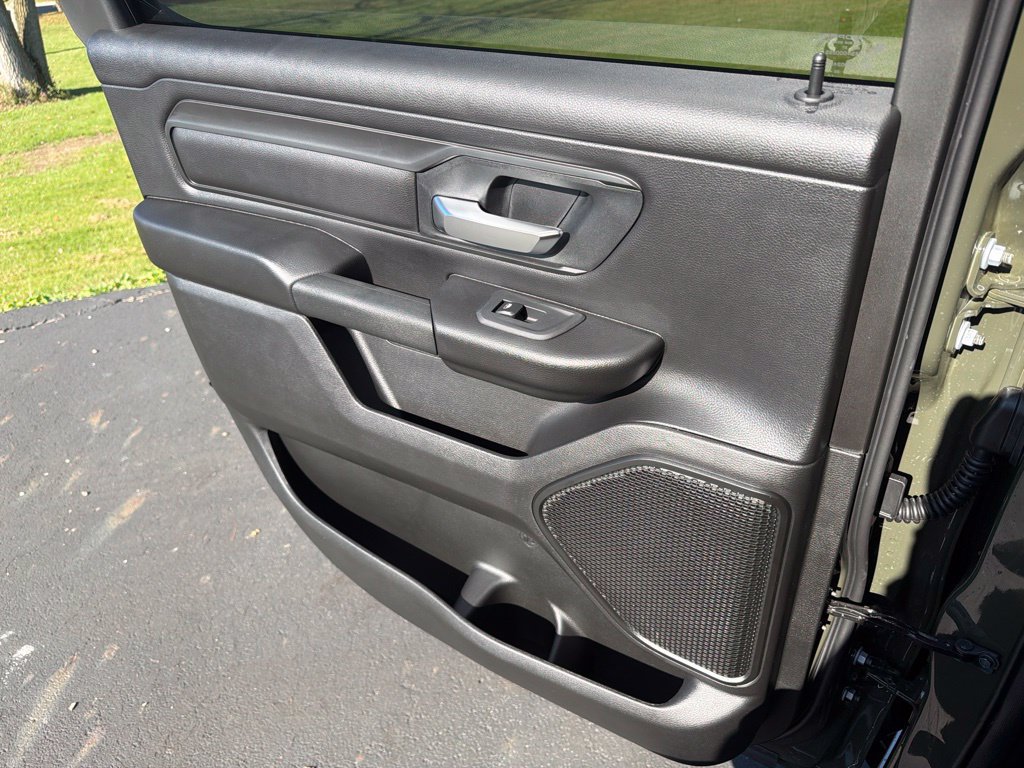 New 2027 RAM 1500 Express AWD/4WD image 34