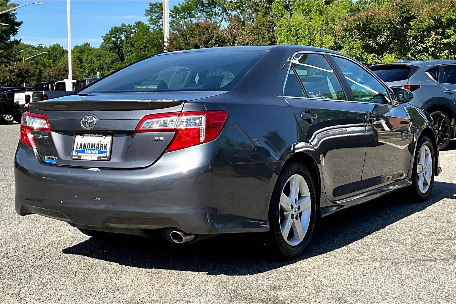 Used 2013 Toyota Camry SE FWD image 2