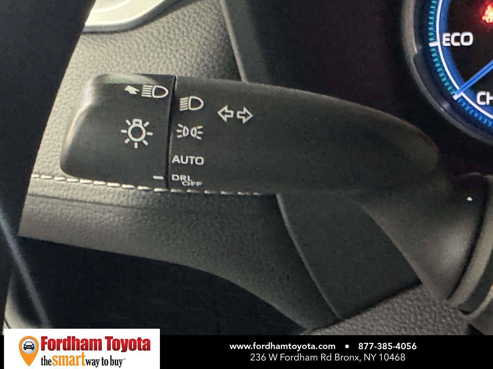 Used 2025 Toyota RAV4 XLE AWD/4WD image 23