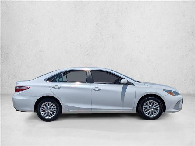 Used 2016 Toyota Camry LE FWD image 4