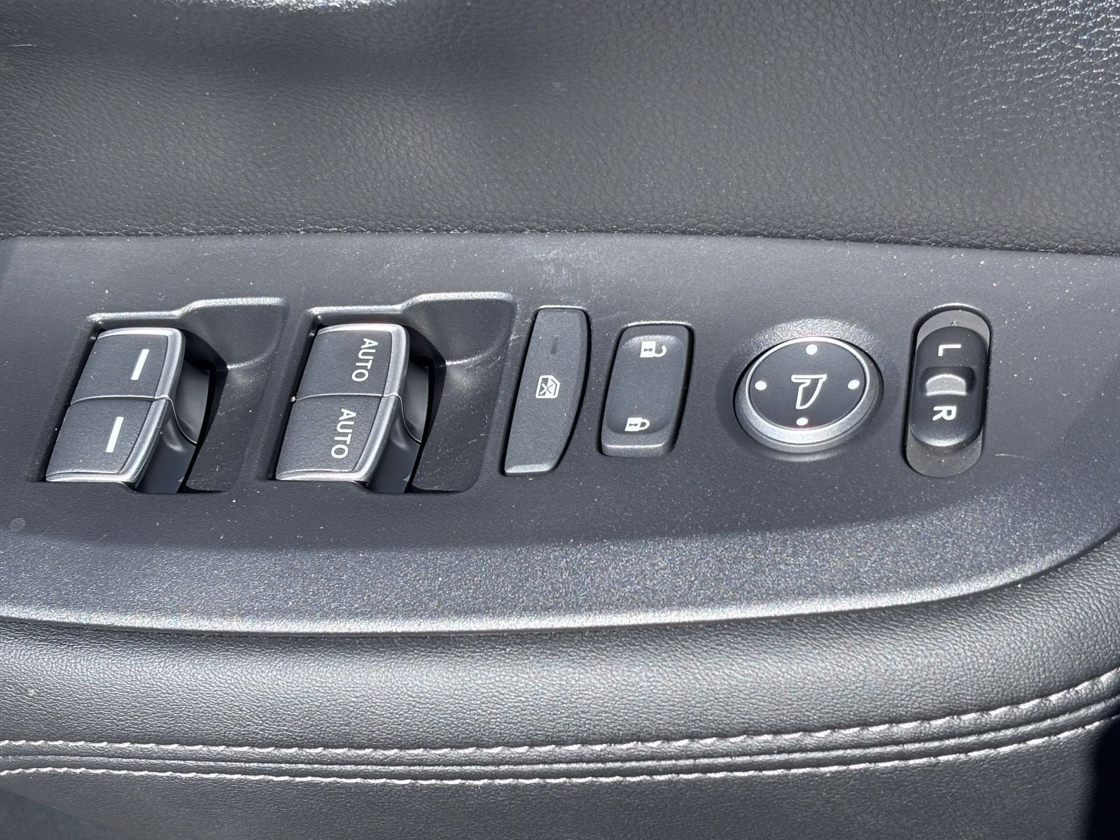 Certified 2024 Honda HR-V EX-L image 21