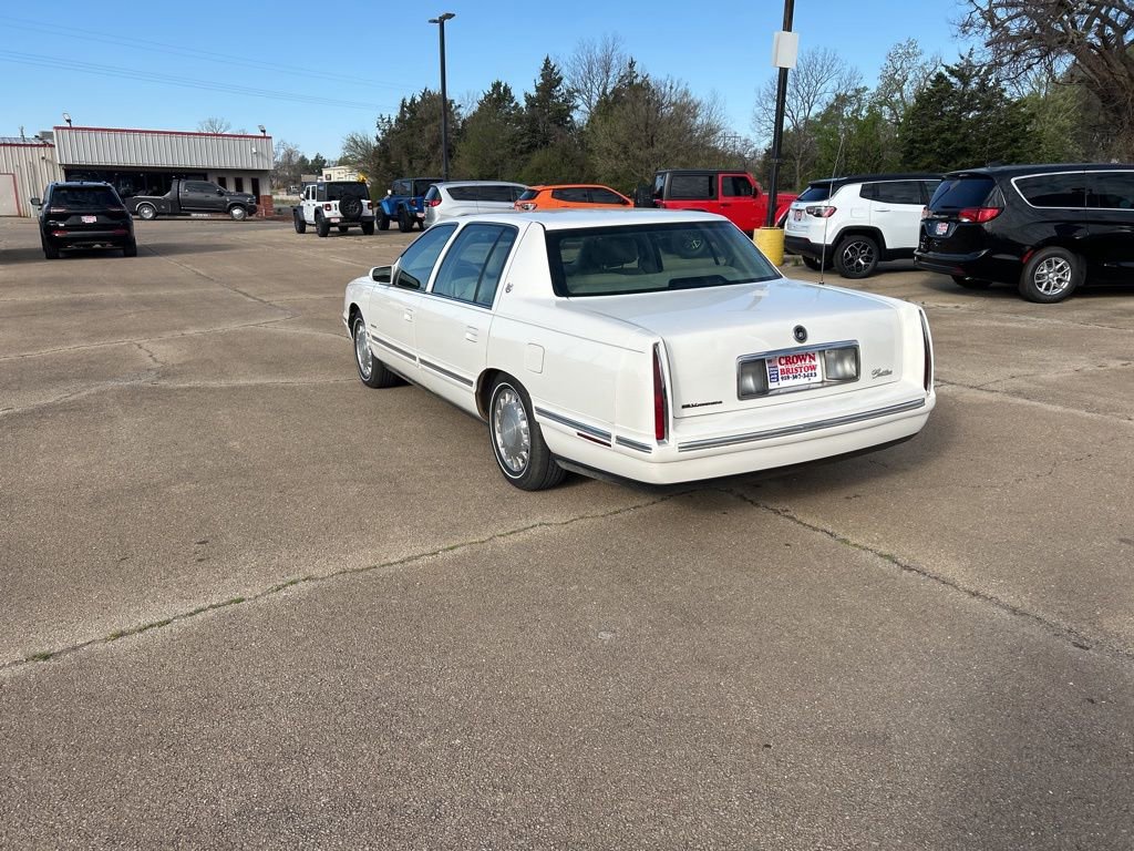 Used 1997 Cadillac De Ville Sedan image 3