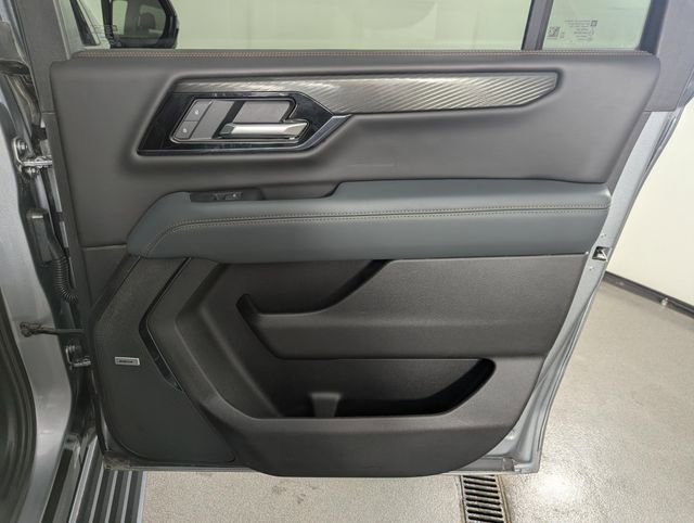 Used 2025 GMC Yukon XL AT4 w/ AT4 Premium Package AWD/4WD image 26