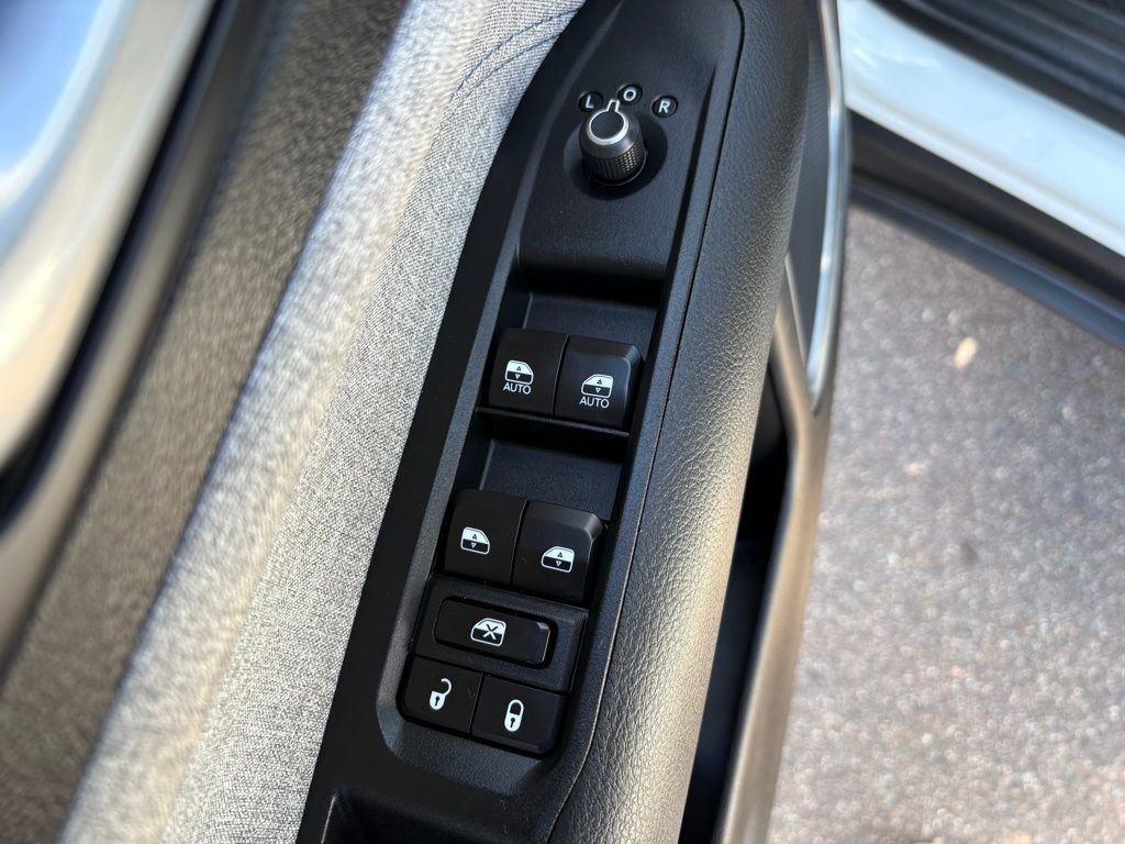 Used 2024 Jeep Compass Latitude AWD/4WD image 19