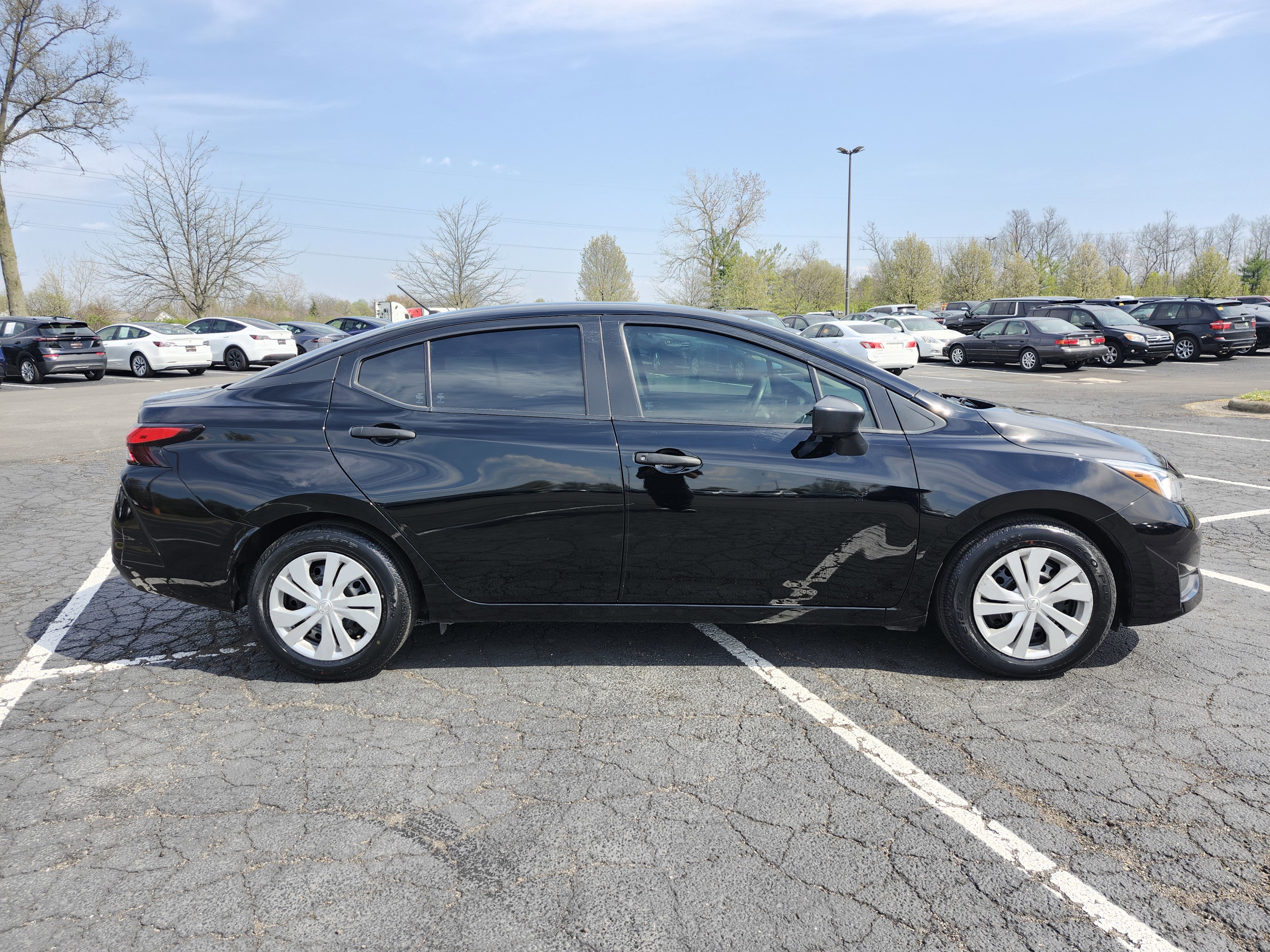 Used 2023 Nissan Versa S w/ Trunk Package image 16