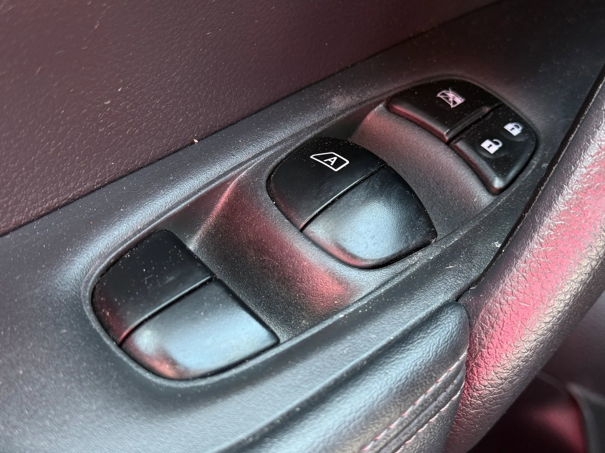 Used 2017 Nissan Rogue S AWD/4WD image 23