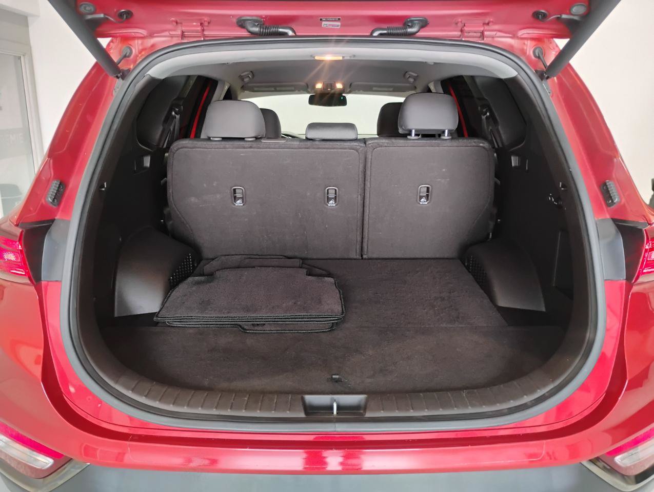 Used 2019 Hyundai Santa Fe SEL FWD image 7
